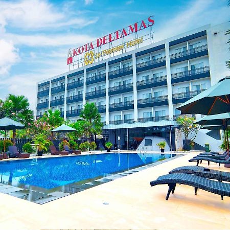 Le Premier Hotel Deltamas Cikarang Luaran gambar