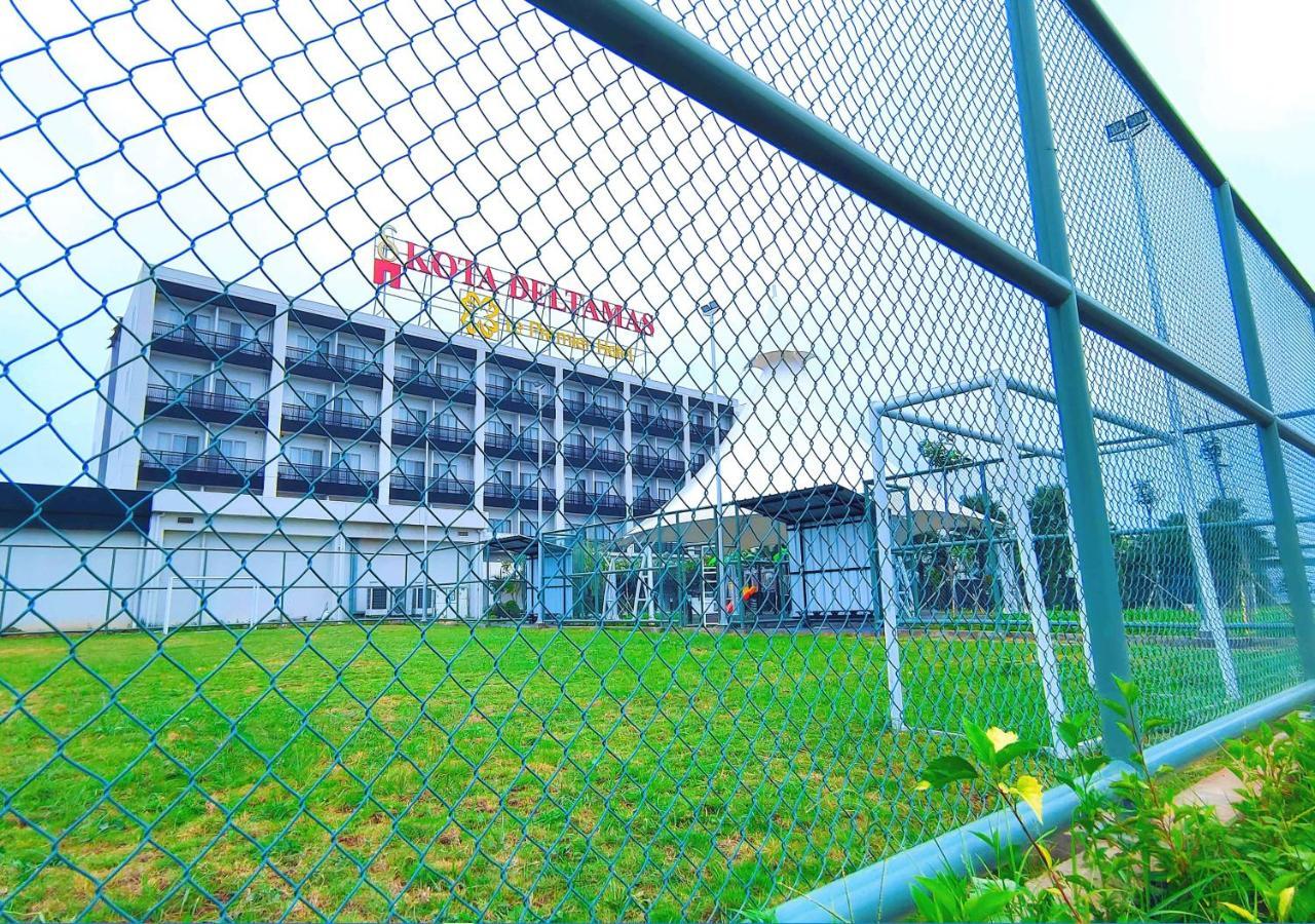 Le Premier Hotel Deltamas Cikarang Luaran gambar
