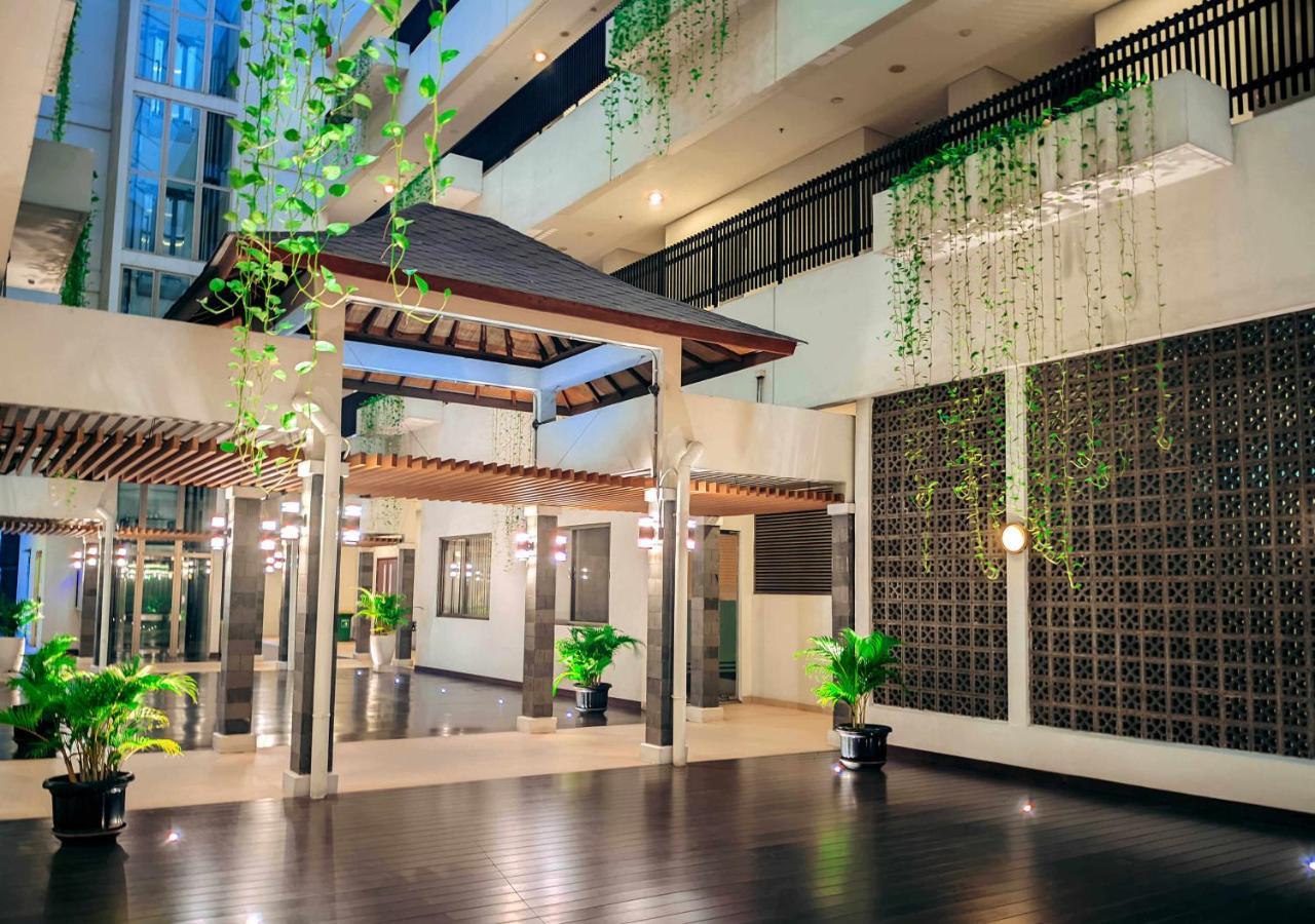 Le Premier Hotel Deltamas Cikarang Luaran gambar