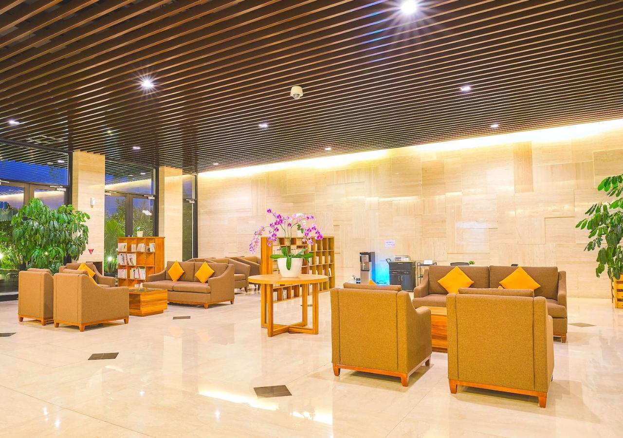 Le Premier Hotel Deltamas Cikarang Luaran gambar