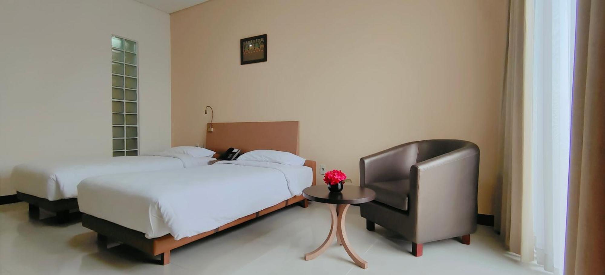 Le Premier Hotel Deltamas Cikarang Luaran gambar